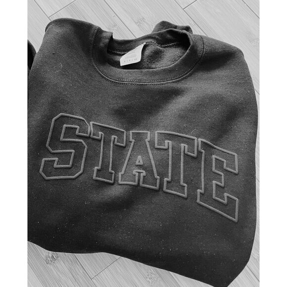 Sorelle Tops - Iowa State University ISU Cyclones Black on Black Unisex Sweatshirt XL